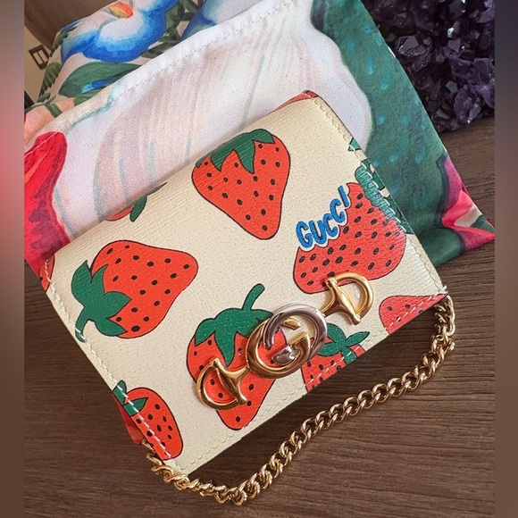 Gucci Zumi Mini Strawberry Wallet FINAL PRICE - Picture 1 of 15